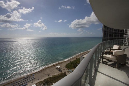 Hyde Resort & Residences image 13